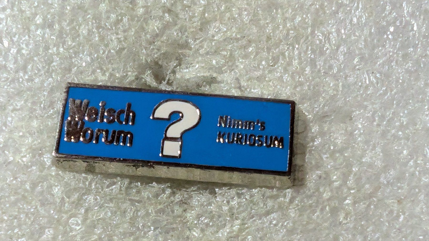 Plaketten & Abzeichen: Ansteckpin 166: Kuriosum – Gebraucht aus Oppligen von Pin-Fall-Shop