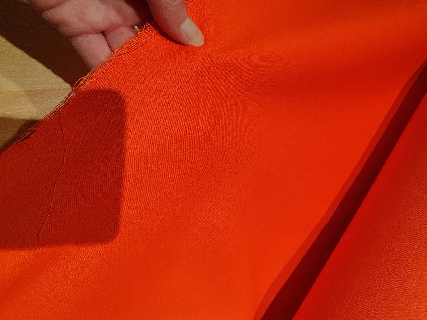 Tessuti: Stoff leuchtrot 2m – Nuovo (secondo la descrizione) da Bärau venduto da schneider_lein