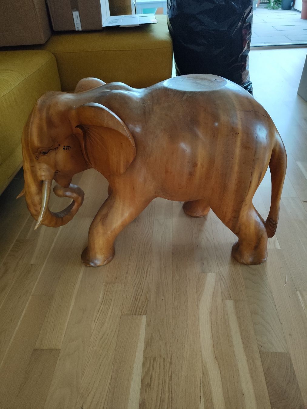 Statuette: Holzelefant  – Usato da Grossdietwil venduto da bie_2bn5 6