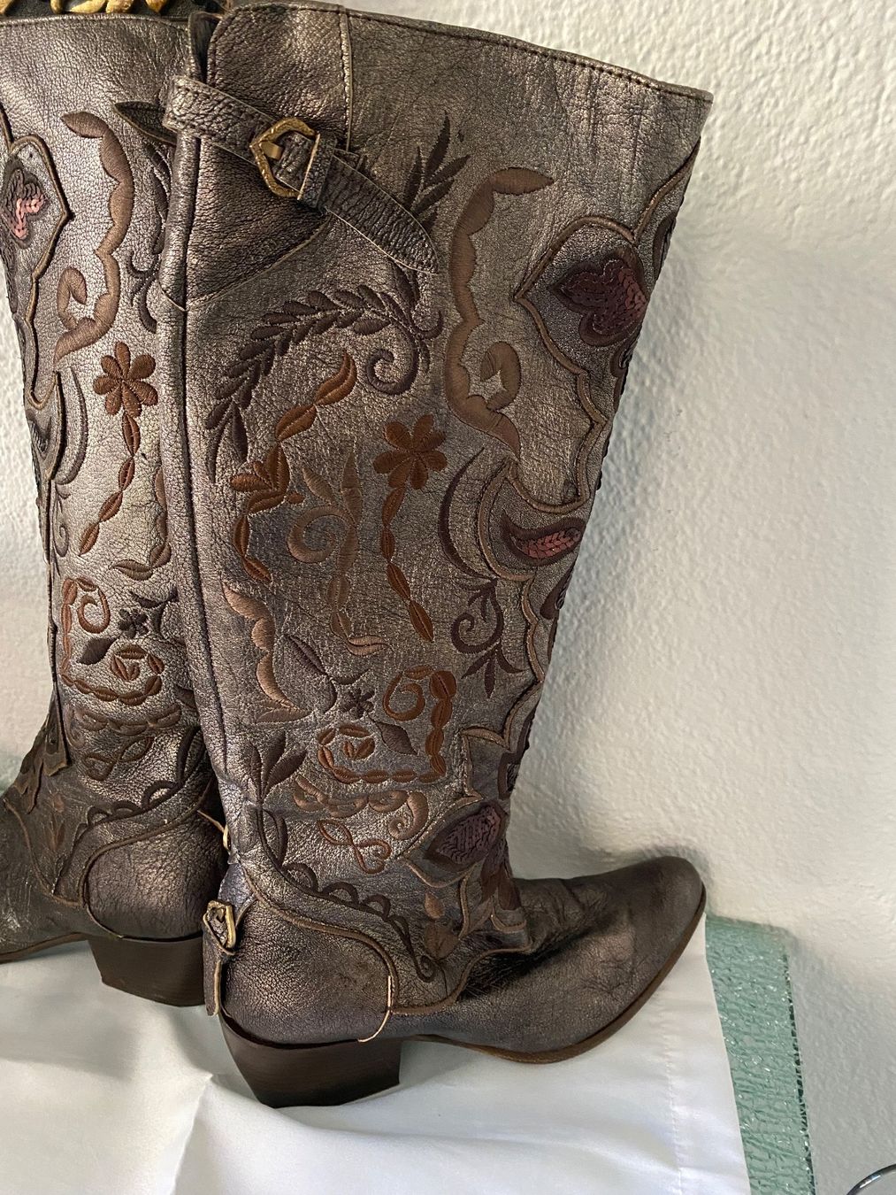Damenschuhe: Wunderschöne Leder Stiefel mit Stickereien – Gebraucht aus Bern von Ninitto 3