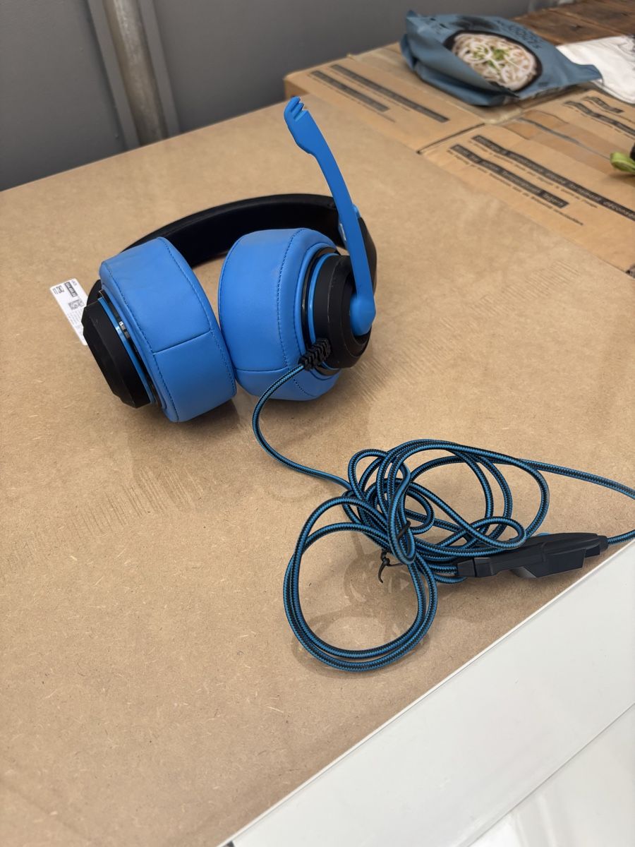 Tastiere: Gaming Headset mit Tastatur – Nuovo (secondo la descrizione) da Regensdorf venduto da Fabian238 2