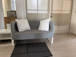 IKEA KNOPPARP 2er-Sofa – Hellgrau