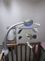 Baby Mobile mit Lichtprojektion und Musik, Top Zustand!