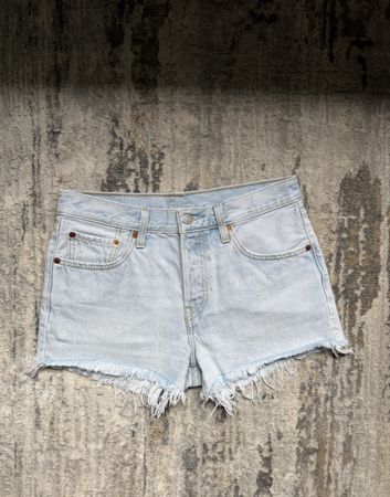 Levi’s classic jeans shorts (size S / 26)