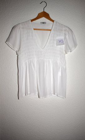 Weisses Blüschen mit Rüschen, Grösse XS