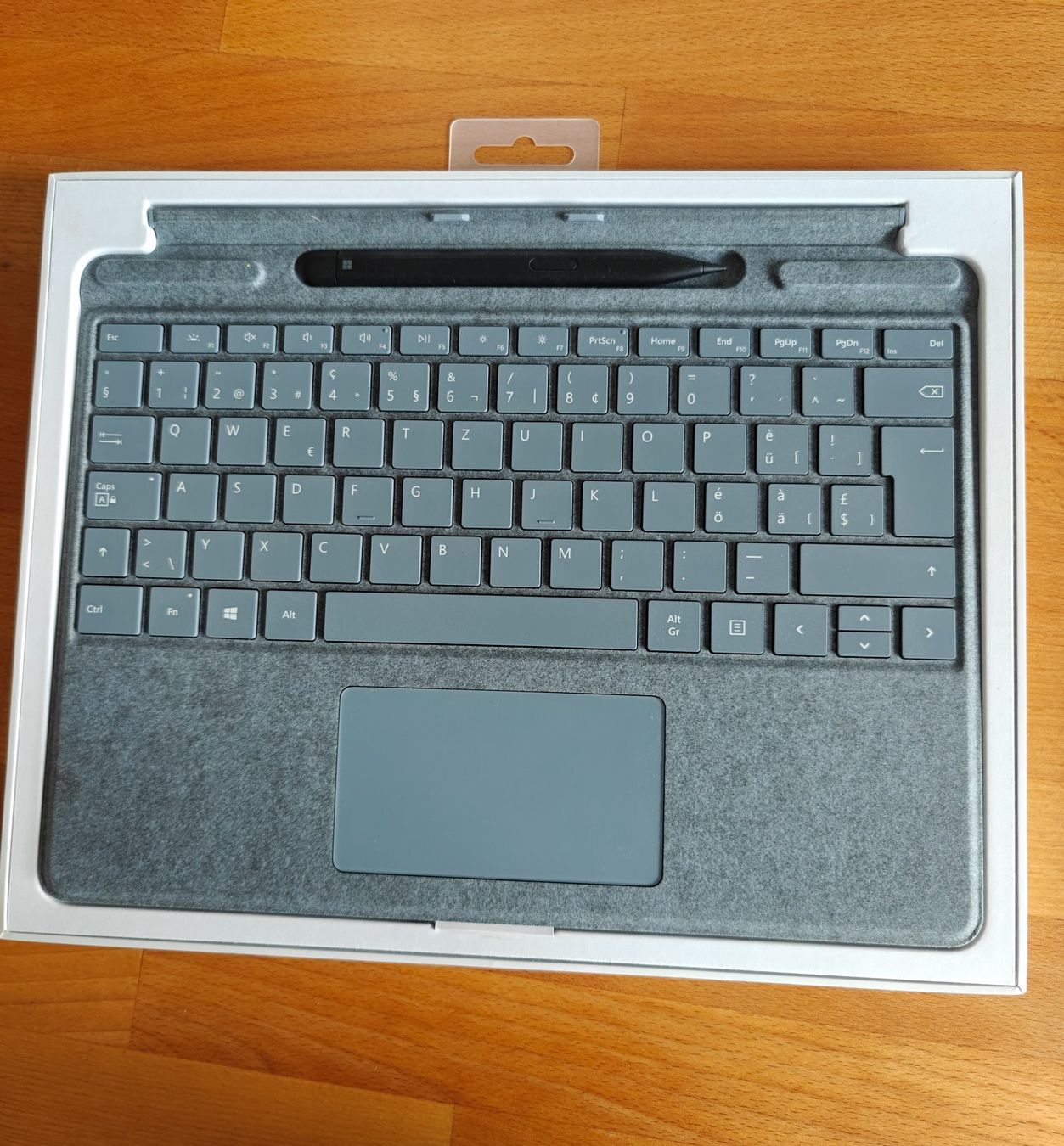 Microsoft Notebook: Surface Pro 8 - i5 / 8GB / 128GB, 2 in 1,With Keyboard & Pen – Usato da Zürich venduto da Macy10 2