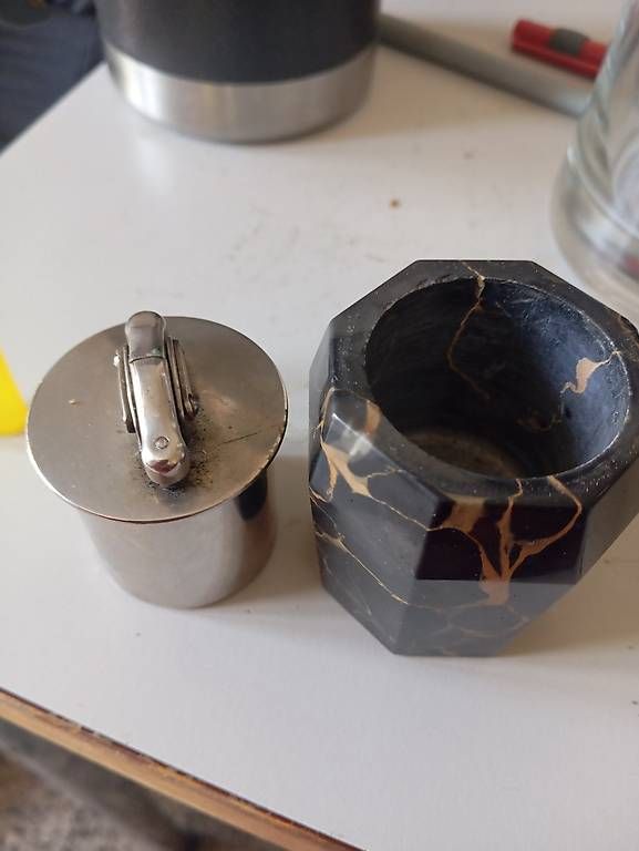 Briquets: Tischfeuerzeug Marmor Design mit Zündsteinfunktion – D'occasion à Basel par Petergunn 1