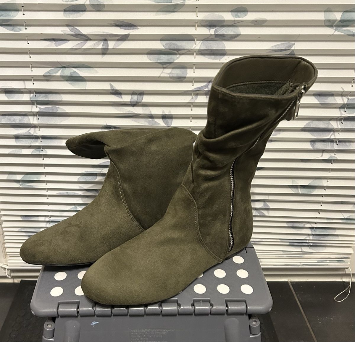 Scarpe da donna: Olive Kunstwildlederstiefel - Grösse 38 – Nuovo (secondo la descrizione) da Zürich venduto da Zaklina 2
