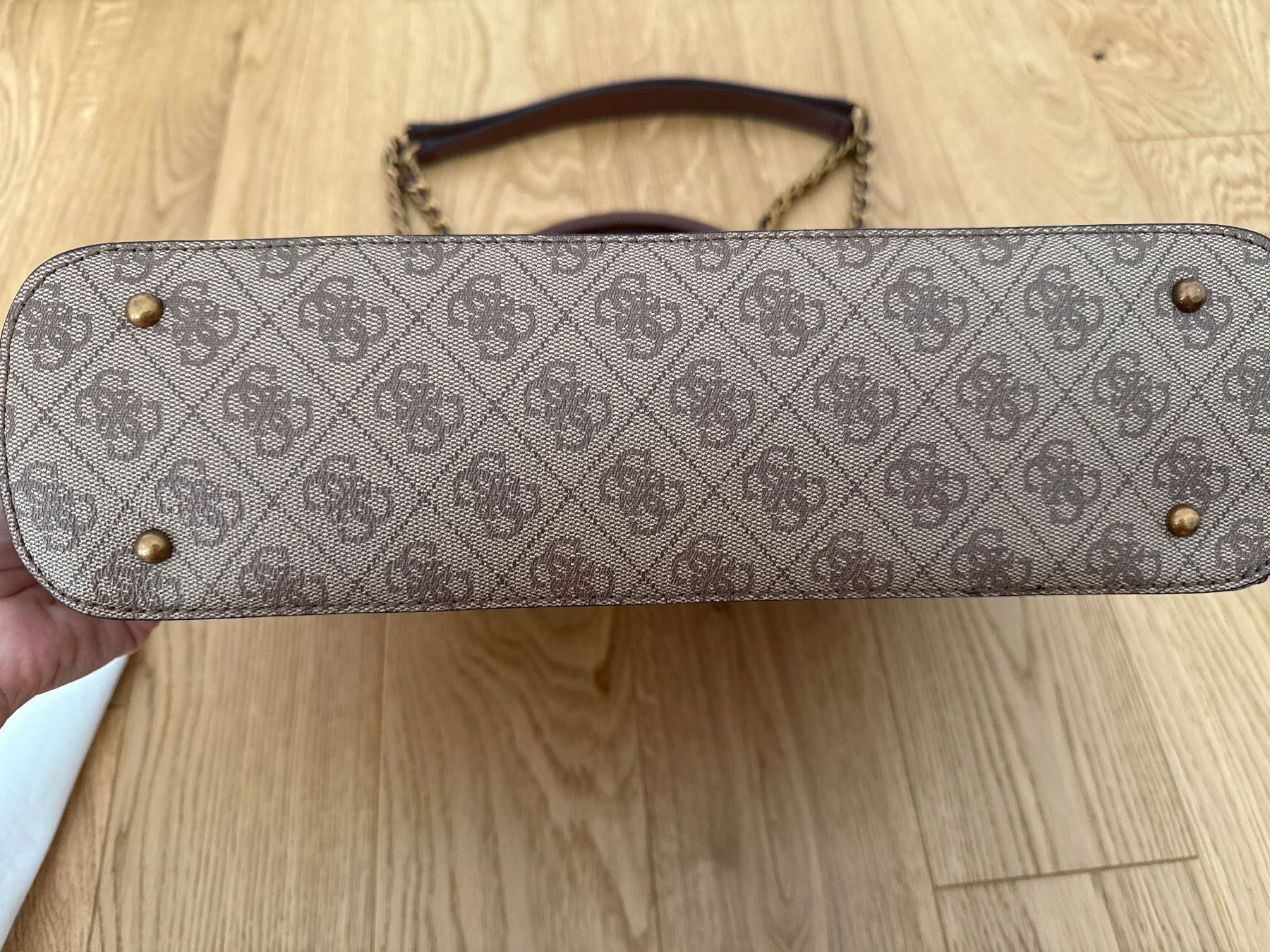 Guess Taschen für Damen: NEU! Guess Handtasche mit Staubbeutel – Neu und originalverpackt aus Schönenwerd von d.chiara 4