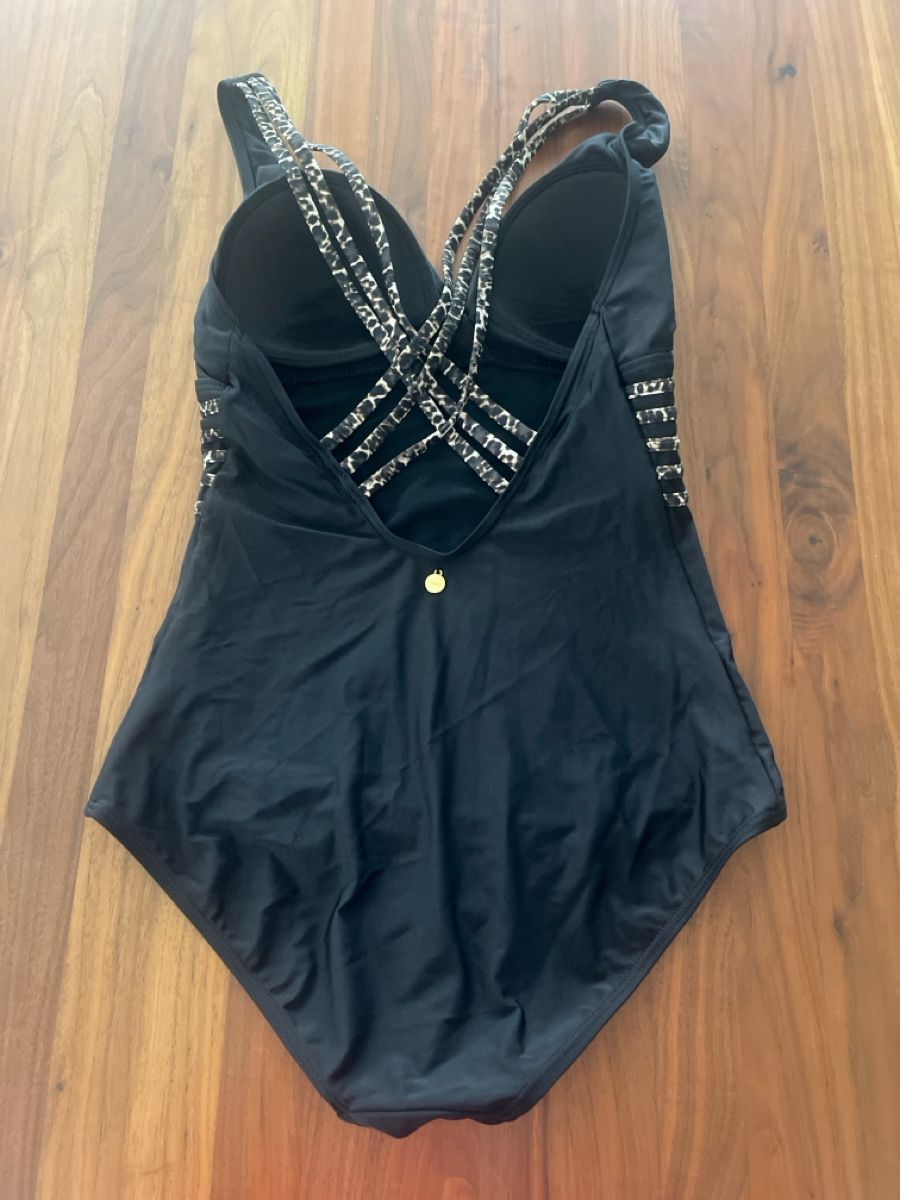 Lascana Maillots de bain & Bikinis: Badeanzug LASCANA schwarz Grösse 40C – D'occasion à Adliswil par JadrankaR 1