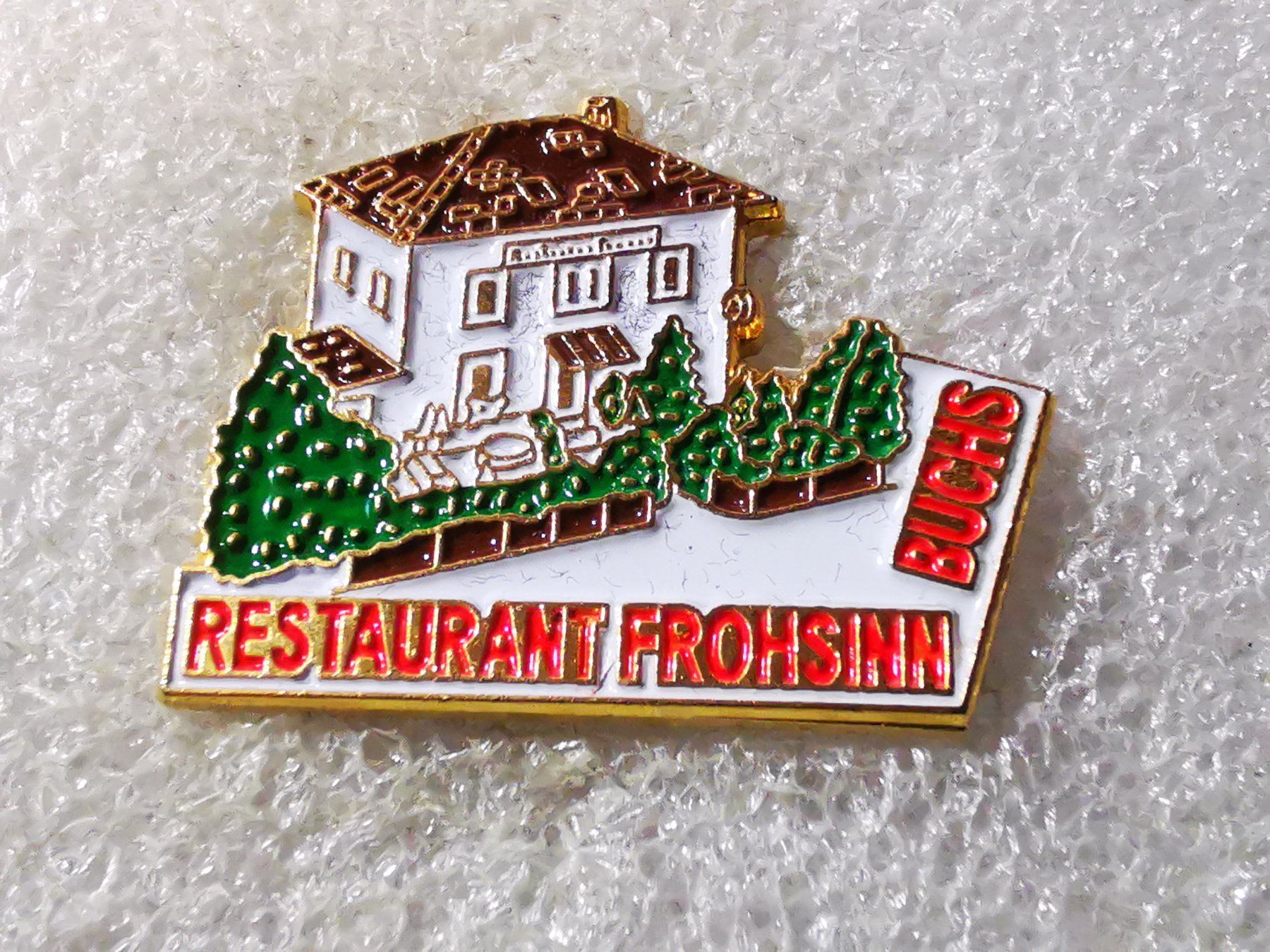 Plaketten & Abzeichen: Ansteckpin 103: Restaurant Frohsinn Buchs – Gebraucht aus Oppligen von Pin-Fall-Shop