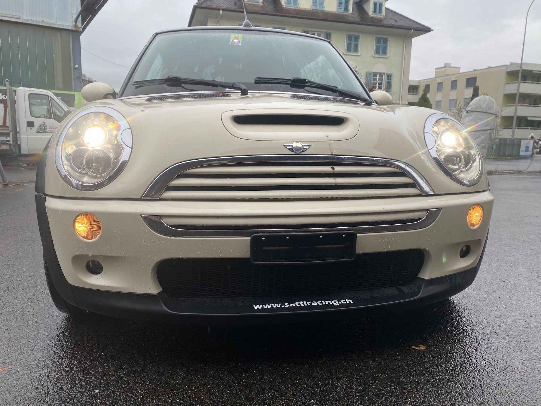 Mini Autos: Mini Cooper S Cabriolet, Jg. 2007, weiss, Leder – Gebraucht aus Ballwil von ClassicGallery