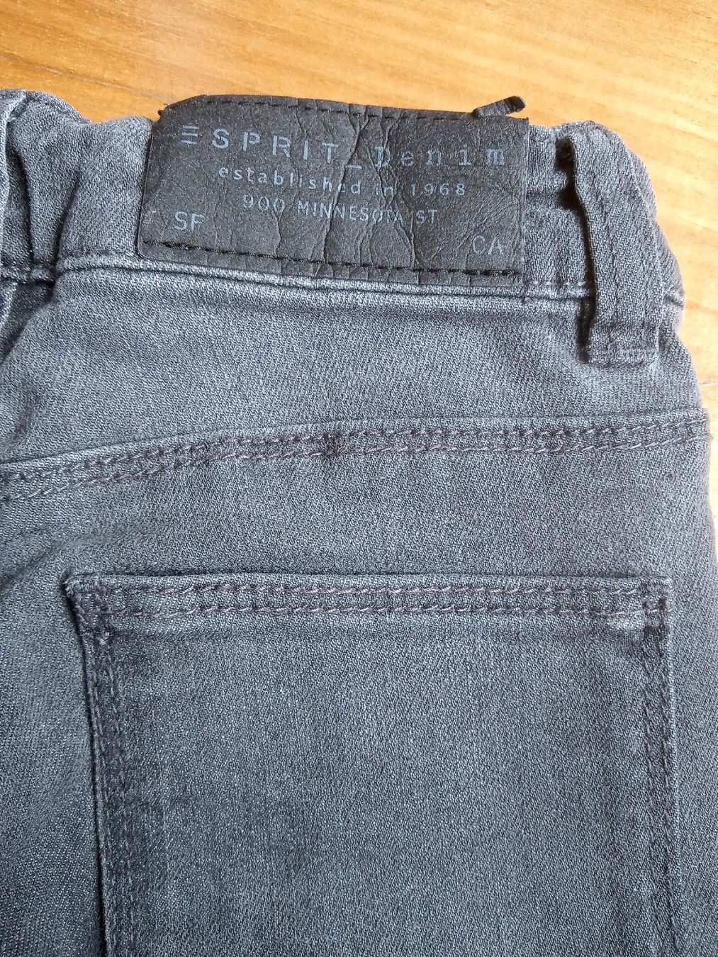 Esprit Pantaloni: Esprit Jeans, Grau, Gr. 128, Kinderjeans! – Usato da Büren SO venduto da swelch 2