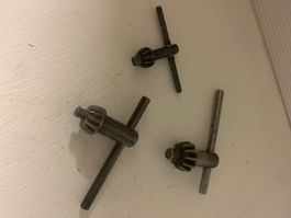 4 Bohrfutterschlüssel, 3 Grössen + unbekanntes Teil