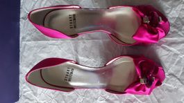 STUART WEITZMAN Peeptoe Satin fuchsia Gr. 38 (US 8)
