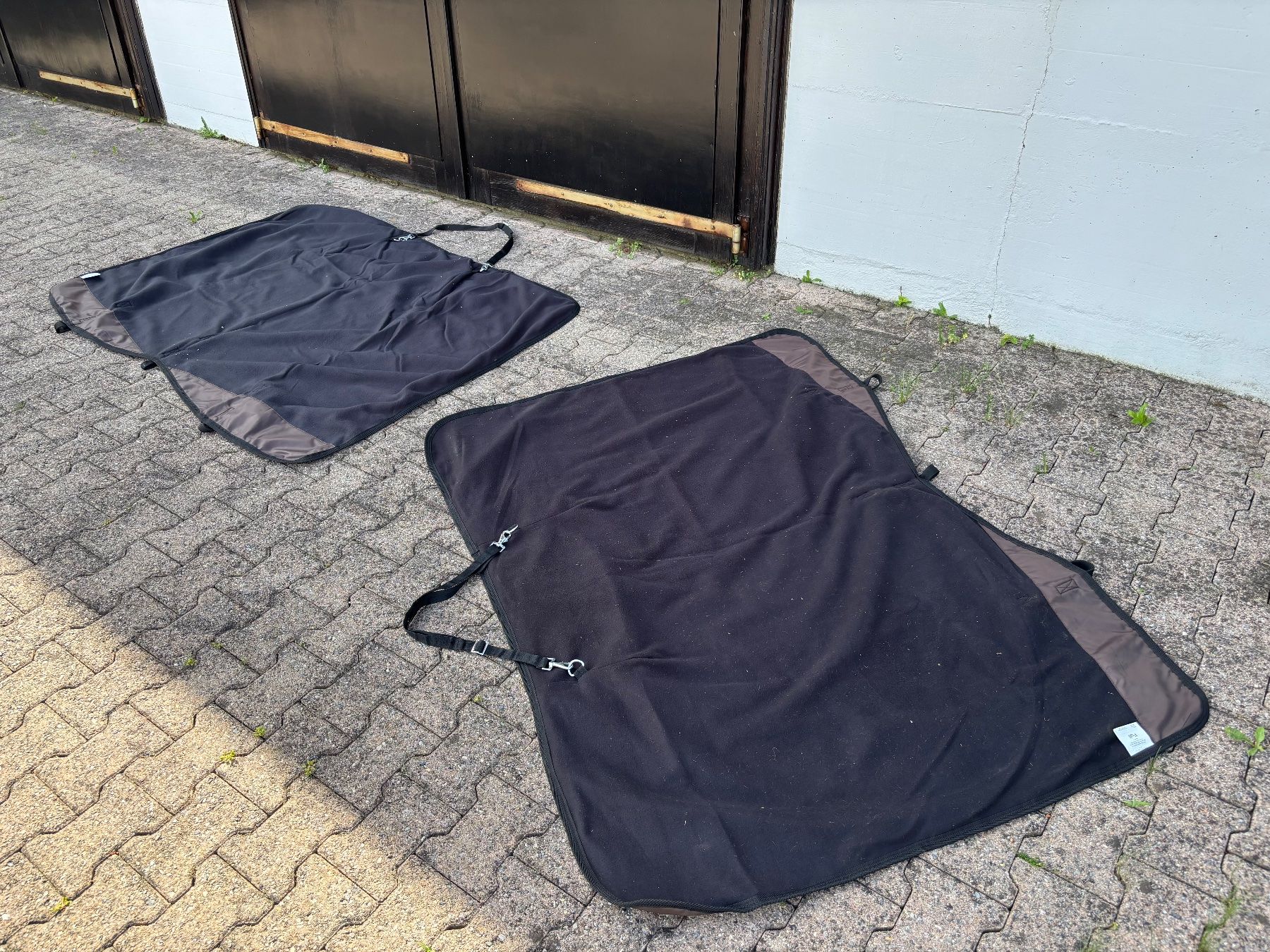 Carrozze: 2 schöne dunkelbraune Fahrdecken – Usato da Feldbach venduto da Fea1 9