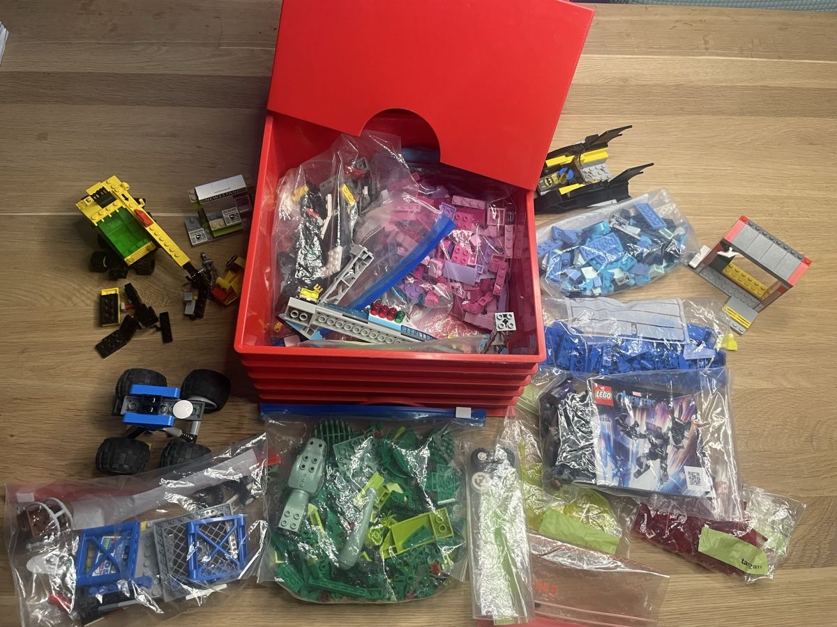 Lego Giocattoli: Lego Kiste mit vielen Steinen – Usato da Visp venduto da walschi91