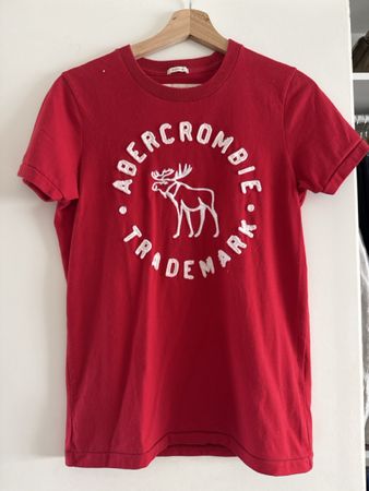 T-Shirt Abercrombie & Fitch rot Grösse S guter Zustand