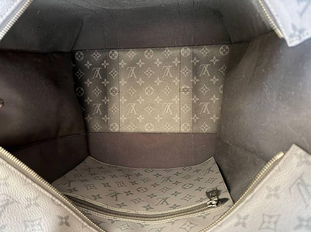 Sacs: Louis Vuitton Cabas Light Monogram Eclipse Black  – D'occasion à Diessenhofen par deu_5fnl 3