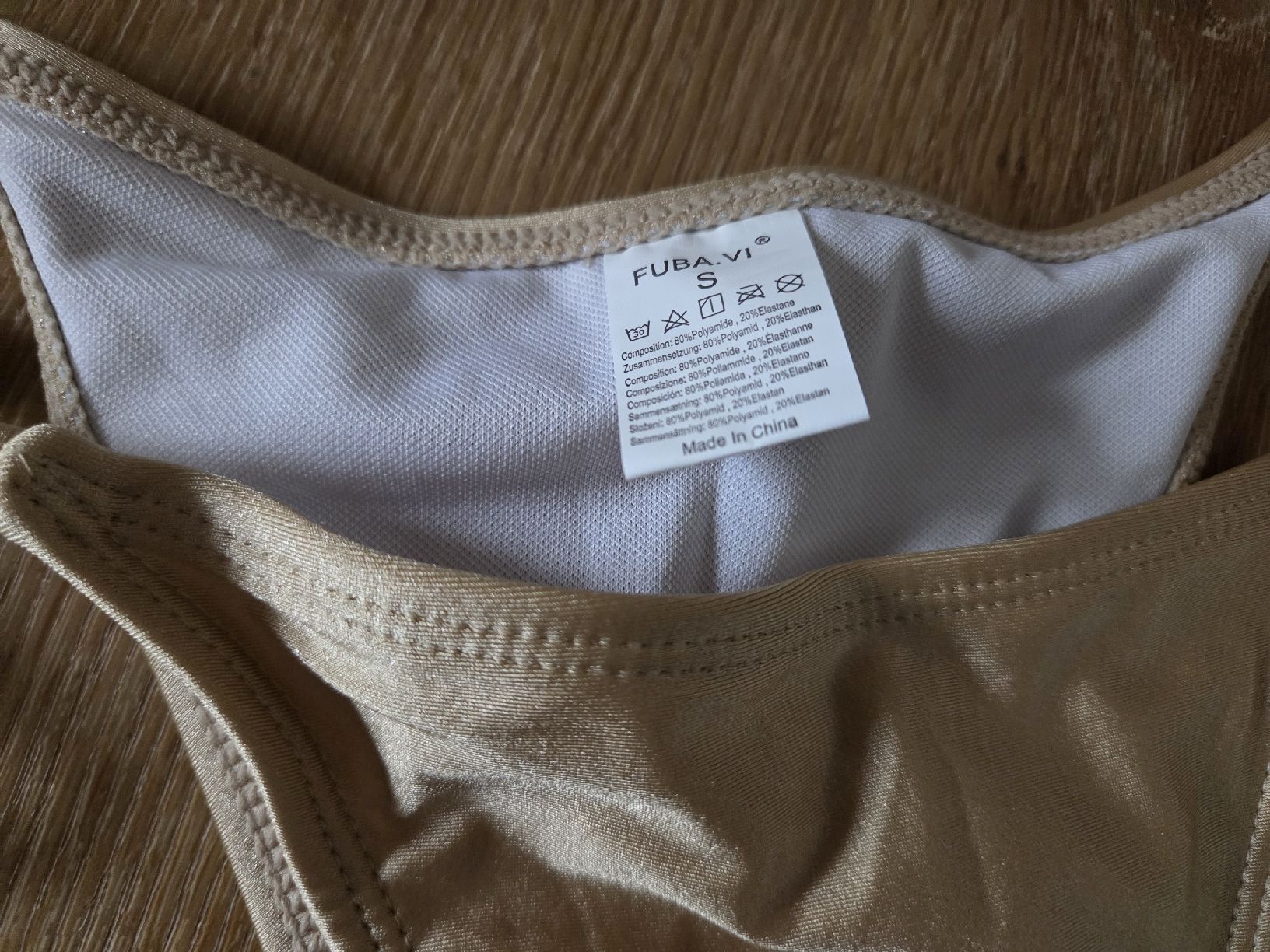 Costumi da bagno & Bikini: Gold Bikini Set Gr. S/M, neu. – Nuovo (secondo la descrizione) da Pfäffikon ZH venduto da e13_x2n5 1