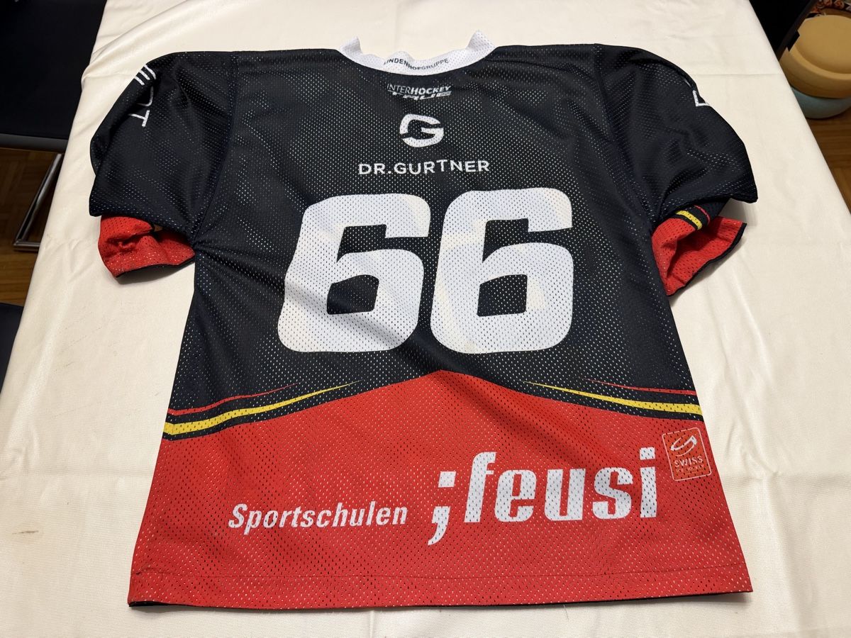 Gameworn Canottiere & Pantaloni: SC Bern Gameworntrikot Junioren Nummer 66 Grösse XS – Usato da Suhr venduto da Oppel 1