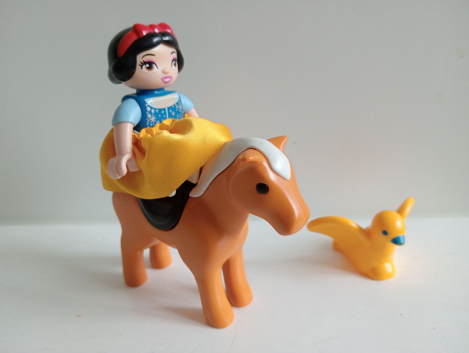 Hasbro Statuette: Playmobil Schneewittchen mit Pferd & Vogel – Usato da Allschwil venduto da Evgeniia78