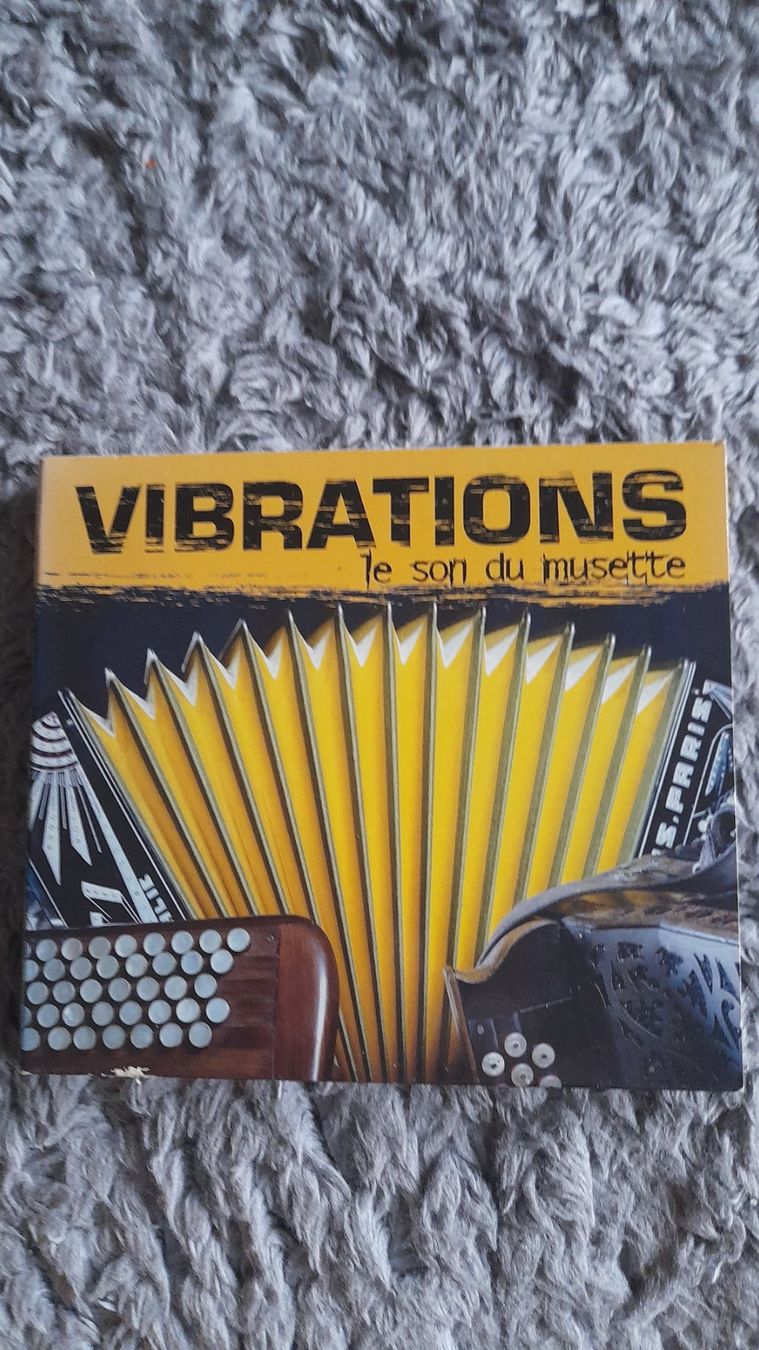 CDs: VIBRATIONS    LE SON DU MUSETTE    CD – Gebraucht aus Wetzikon ZH von Ramones01