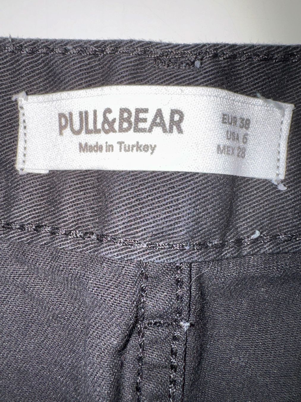 Pantaloni: 3 pantalons noirs – Usato da Cologny venduto da PEACEANDLOVE 5