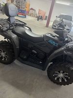 Quad mit Schneepflug
