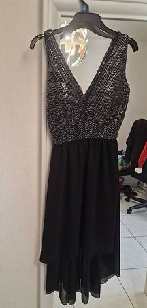 Schickes, neues, schwarzes Kleid, ideal für die Festtage!