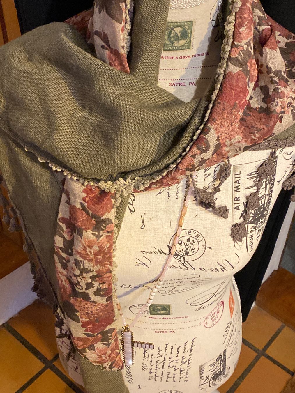 Foulards & écharpes: FOULARD MIT SPITZEN – Neuf avec emballage d'origine à Meienried par ManuelaBoutique 5