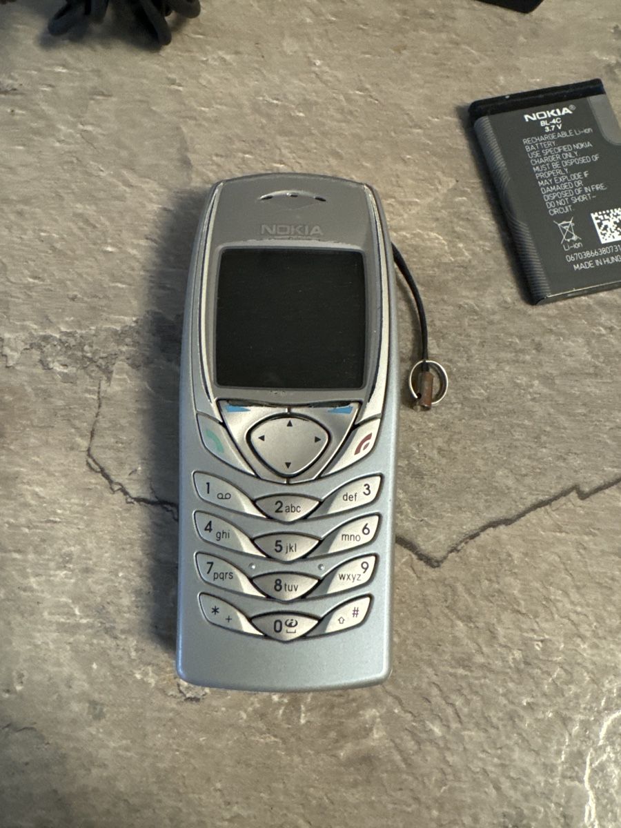 Nokia Handys / Smartphones: Nokia 6100 – Gebraucht aus Arisdorf von comestibles 2