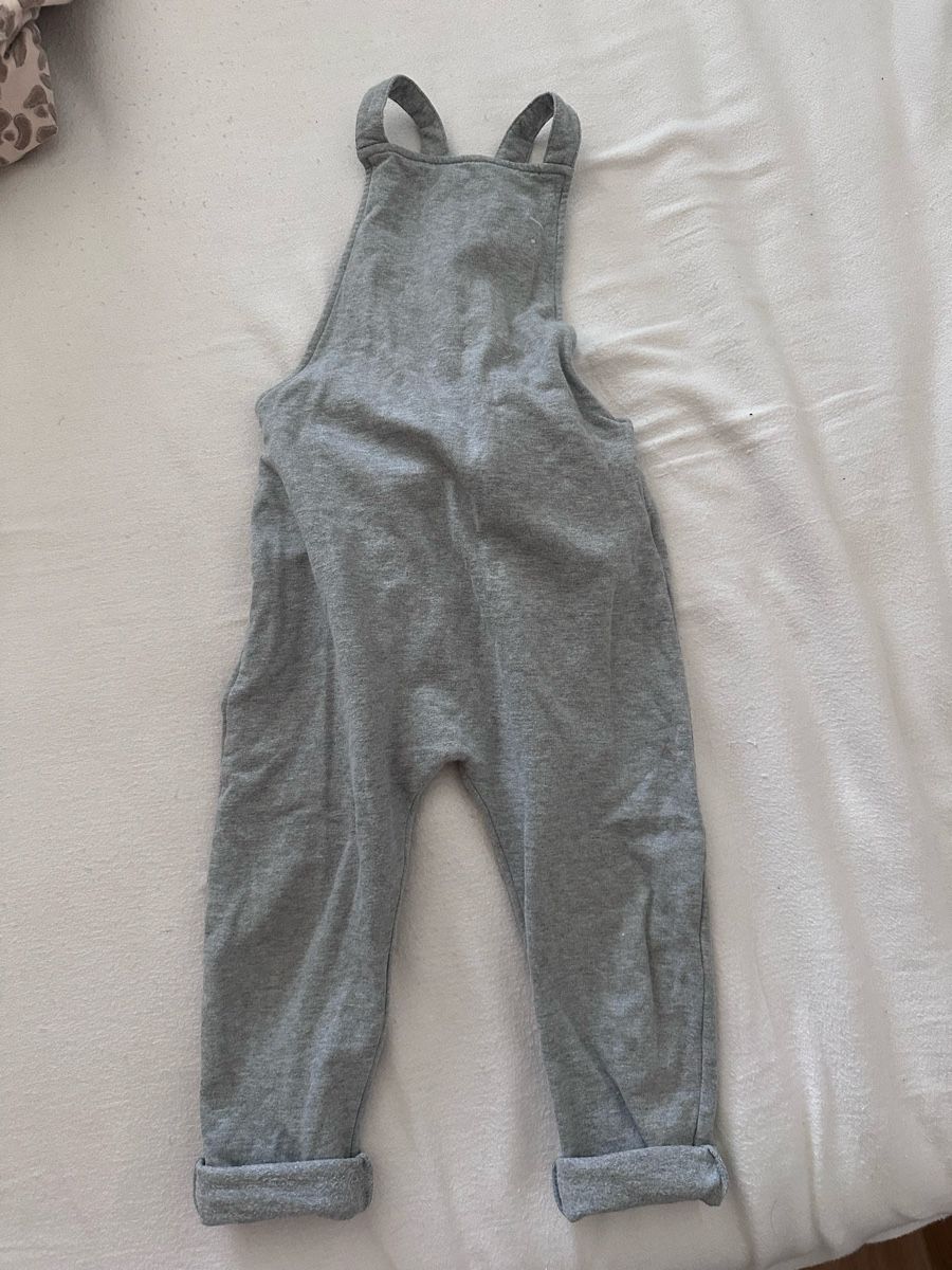 Jumpsuits: Gray Label Latzhose, grau, Grösse 3-4 Jahre – Gebraucht aus St. Gallen von Nood