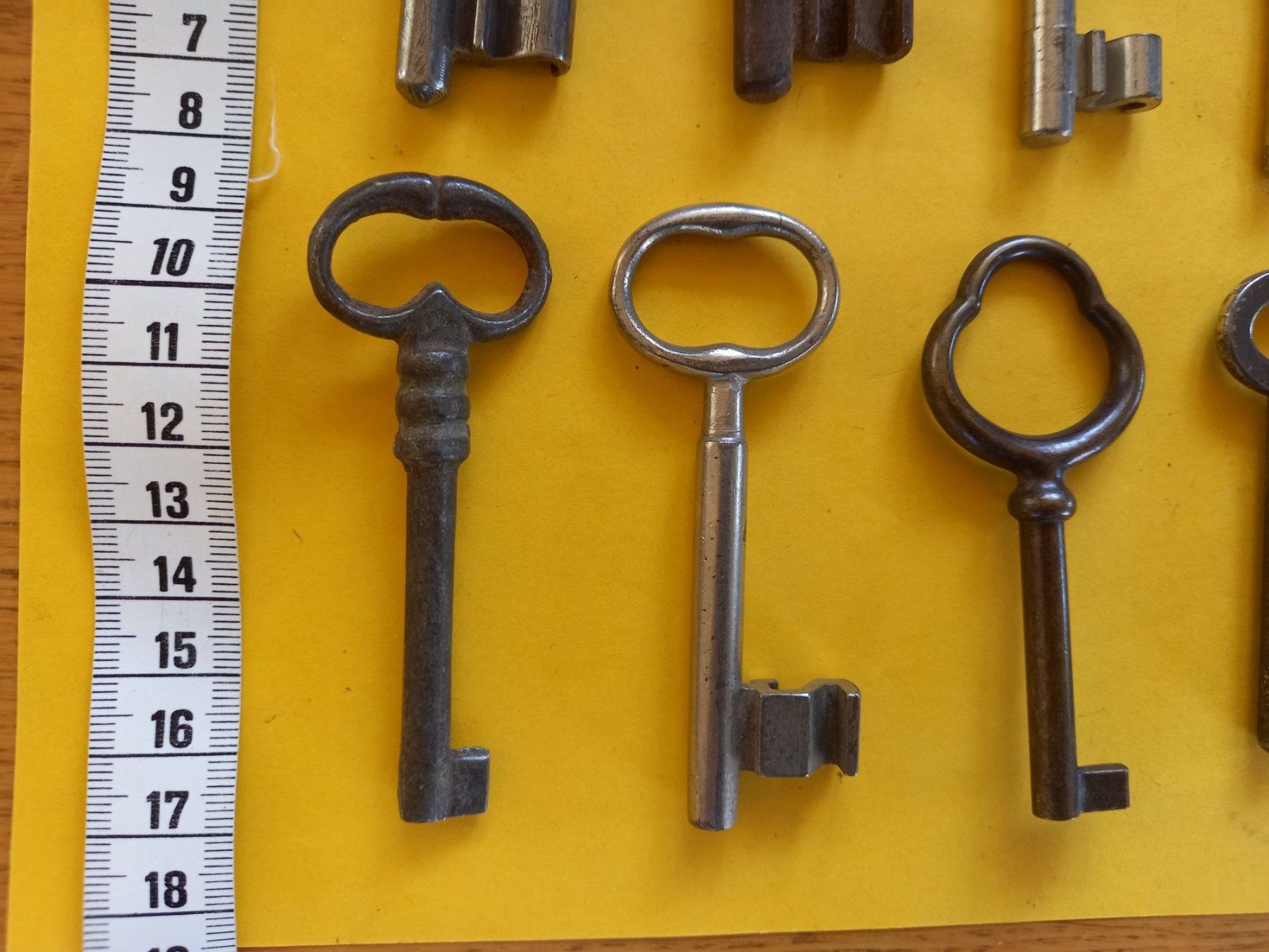 Chiavi: Lot de 10 diverses anciennes clefs – Usato da Rossens FR venduto da Souris1 3
