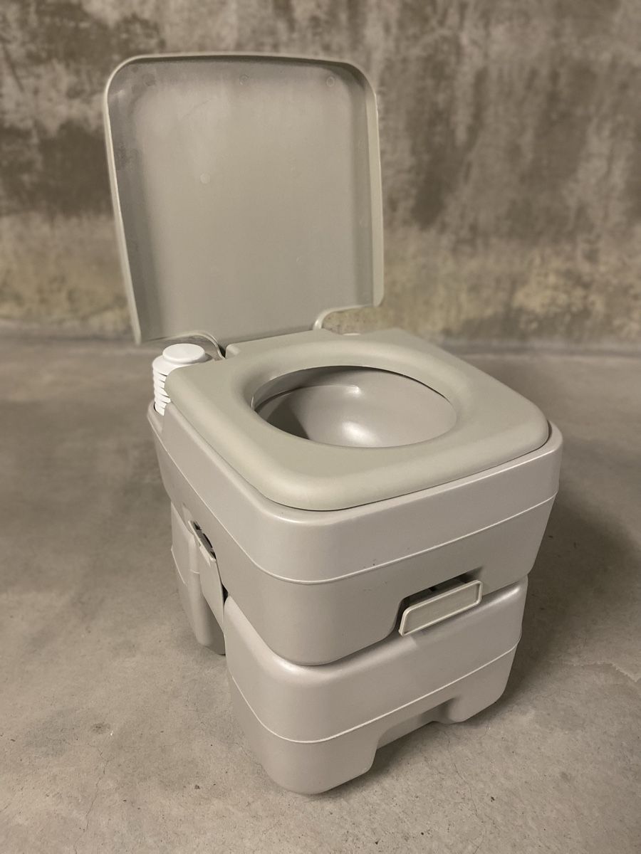 WC: Camping-Toilette mit Spühlung – Usato da Dübendorf venduto da mibue68