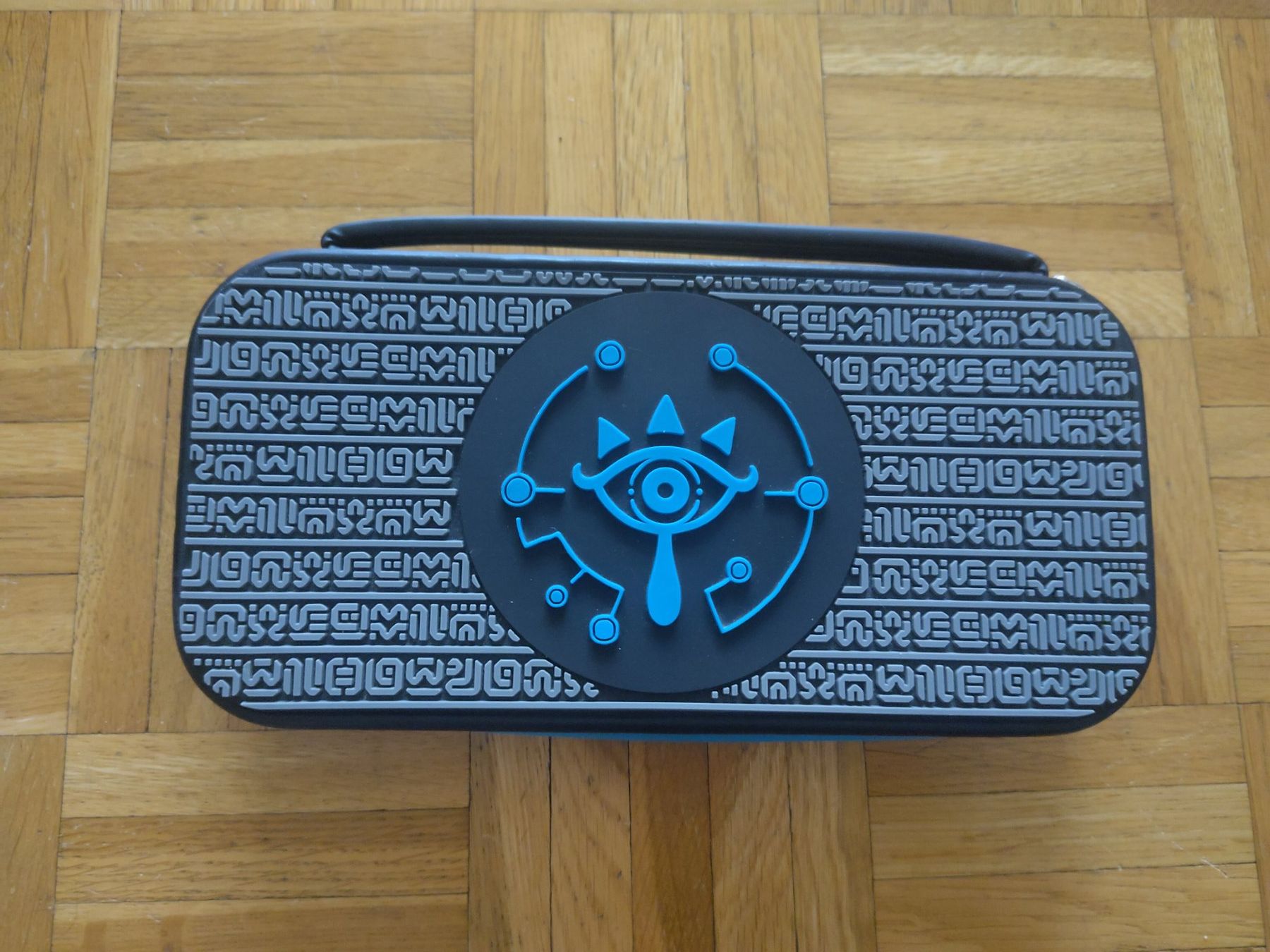 Nintendo Schutzhüllen: Nintendo Switch Schutzhülle, Transportcase, Cover – Gebraucht aus Wohlen AG von gnabbr