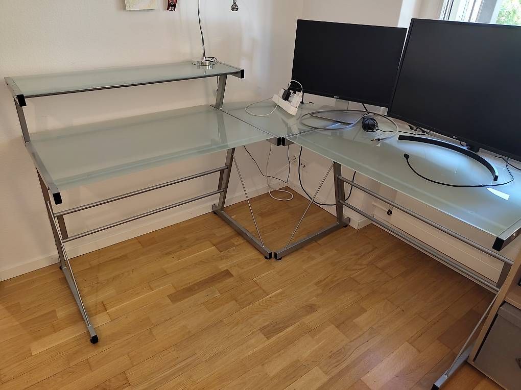 Bureaux: Eckpult mit matten Glasplatten – D'occasion à Bern par ThymianTheHerb 2