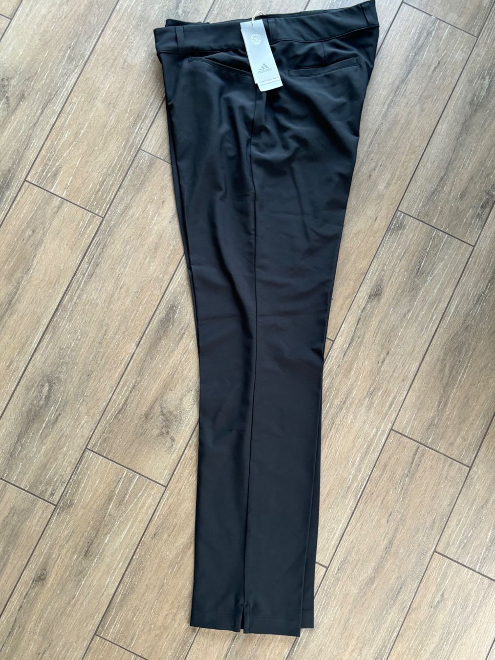 Adidas Pantaloni: 44_adidas golf_NEU_LP 90 sfr – Nuovo e nell'imballaggio originale da Versegeres venduto da kista 7