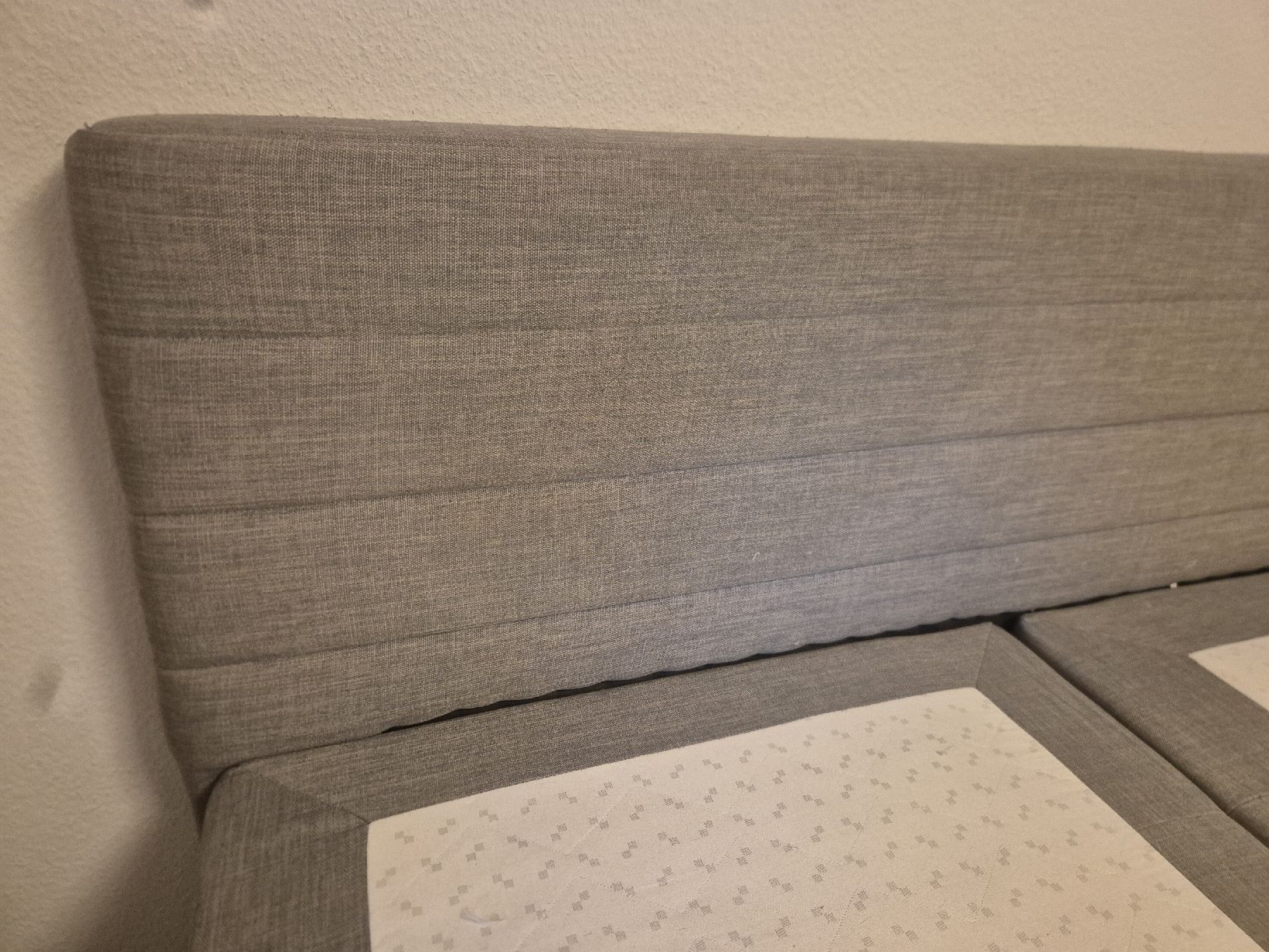 Betten: boxspring bett Grau – Gebraucht aus Regensdorf von niikii7 2