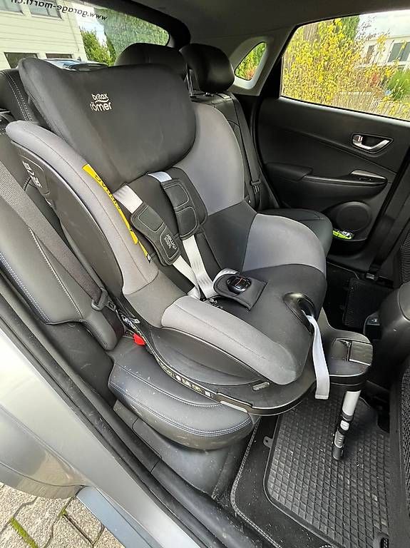 Seggiolini per auto: Britax Römer Kindersitz DUALFIX M i-SIZE – Usato da Hagneck venduto da royalhotel 2