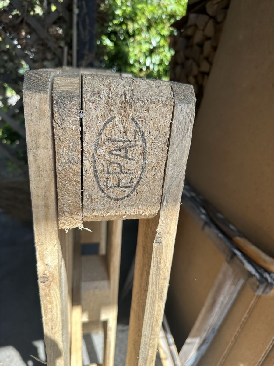 Pallets: Europalette EPAL, vielseitig einsetzbar – Usato da Schenkon venduto da Charlottenstrasse1 1