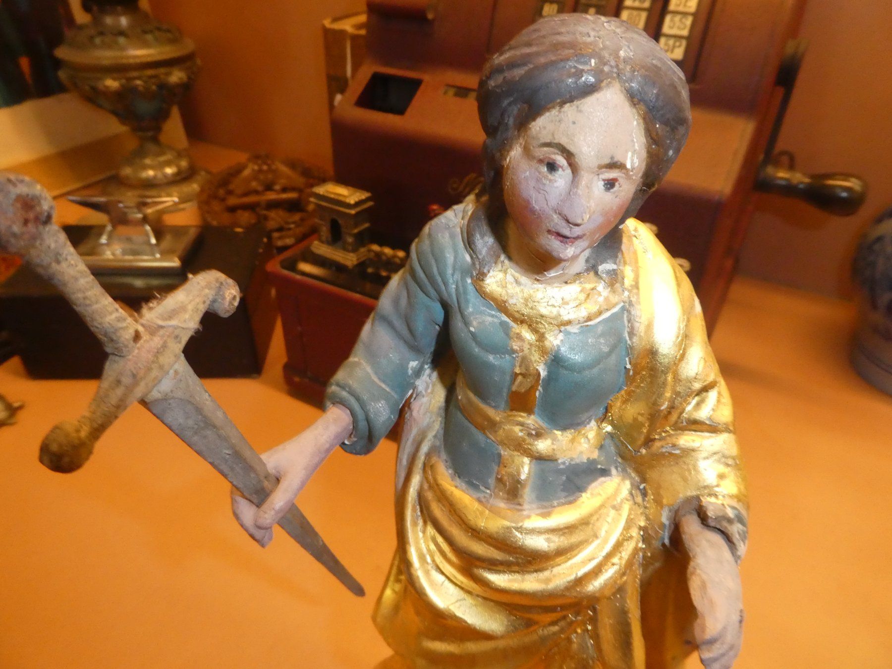 Sculture & Statue: Alte Heiligenfigur mit Schwert, Holz, bemalt – Usato da Chur venduto da Diversico2010 1