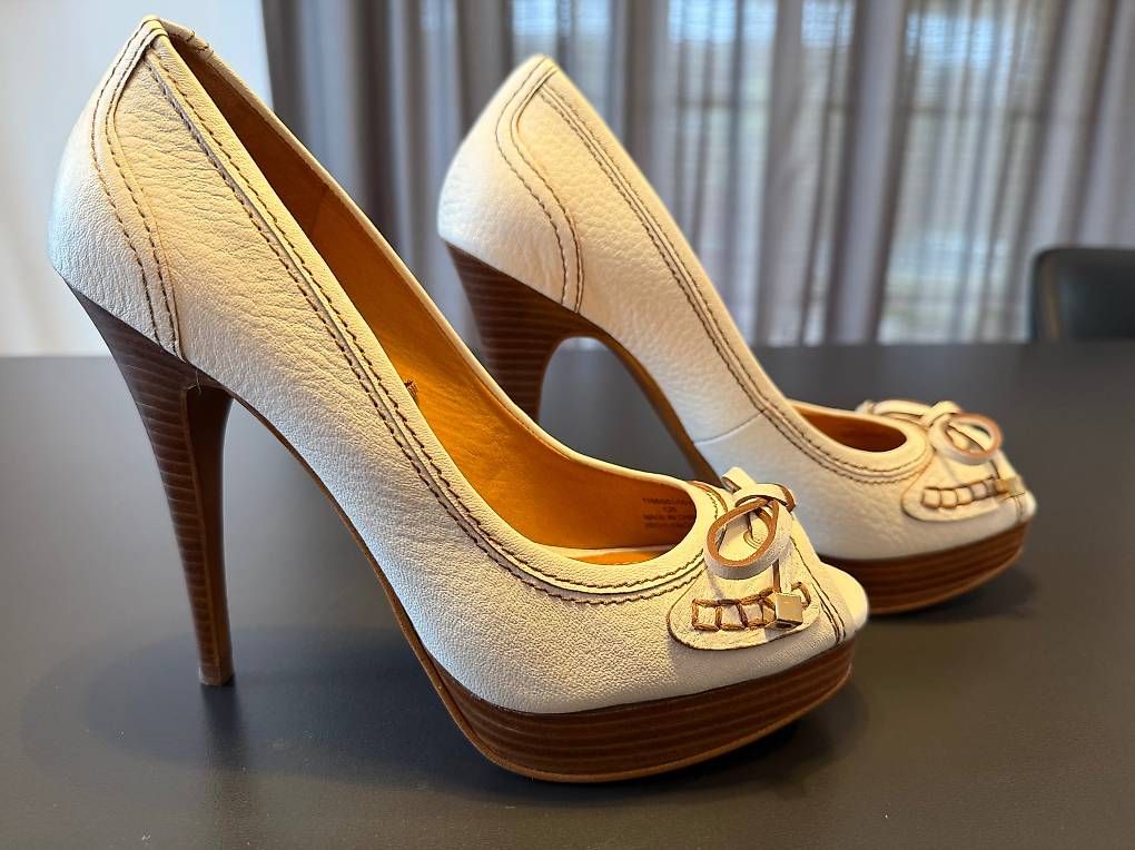 Zara Scarpe da donna: Chaussures à talons Zara – Usato da Goumoens-la-Ville venduto da SandieF 1