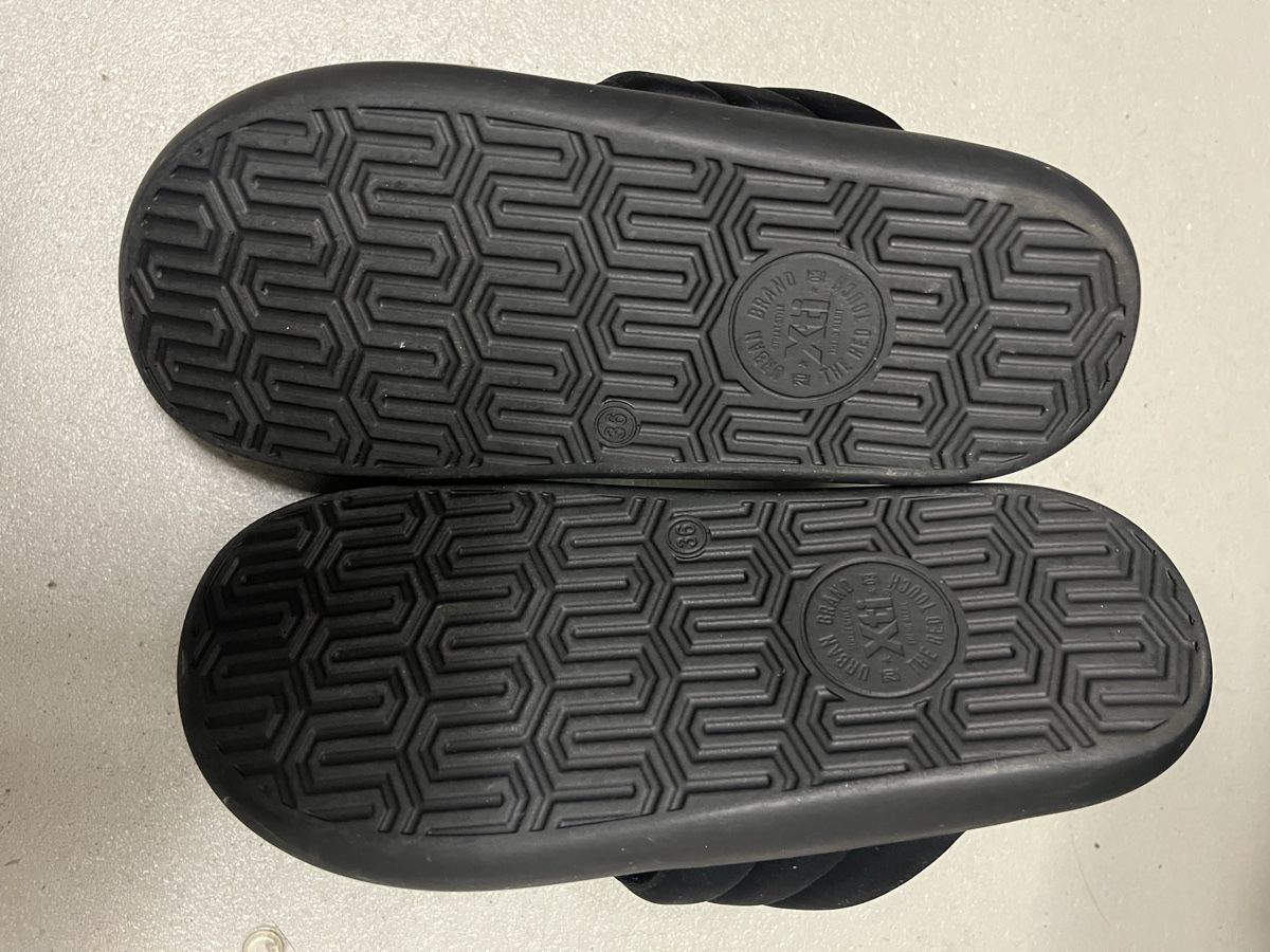 Flipperkästen: Flipflops Gr. 36 – Gebraucht aus Birmensdorf ZH von Liruli 1