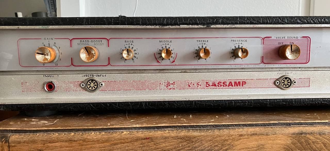 Amplificatori: HH Electronic V-S Bassamp 100 – Usato da Biel / Bienne venduto da Aprad 5