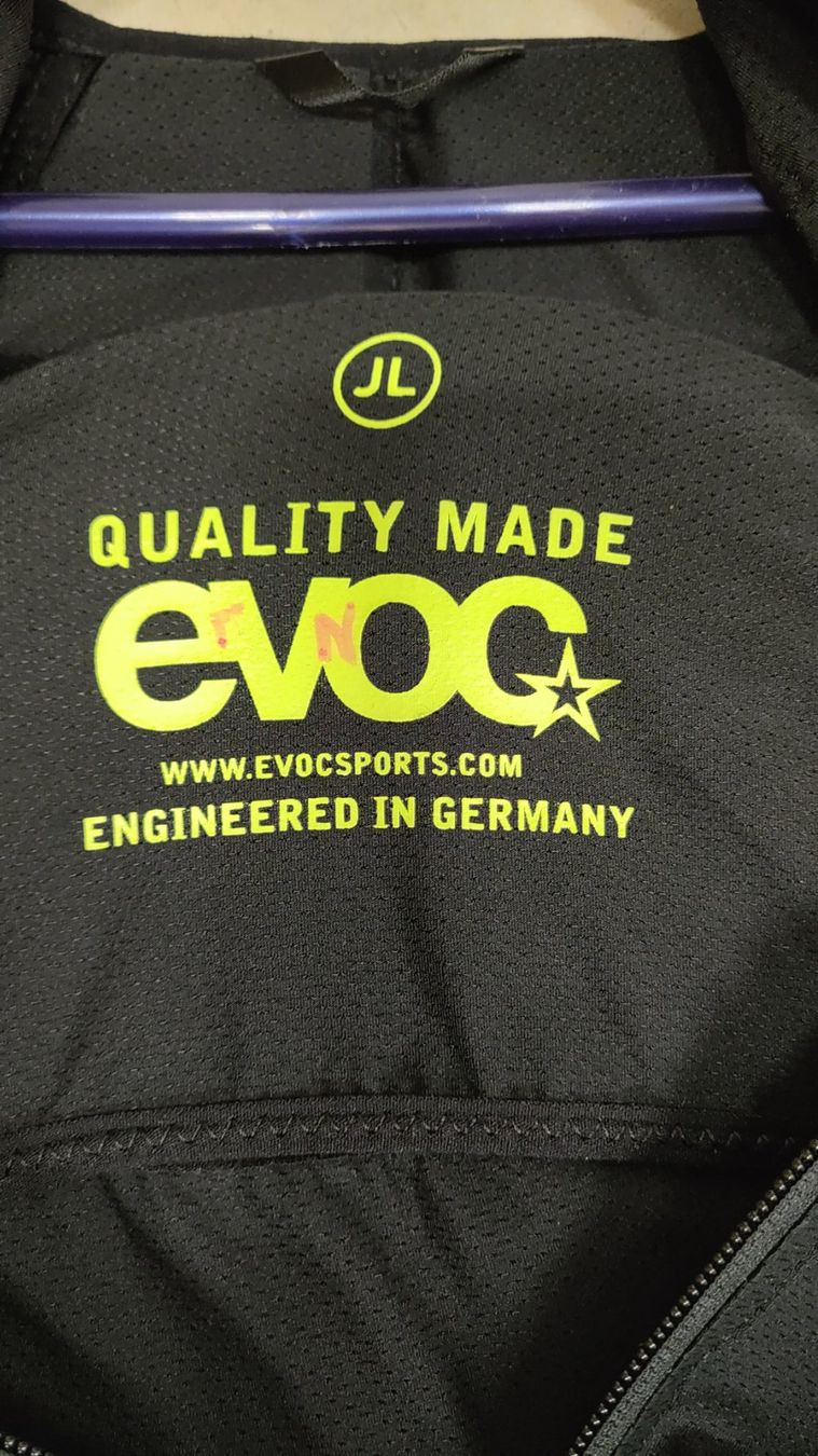 Evoc Protections: Rückenpanzer Marke Evoc, Grösse JL – D'occasion à Bätterkinden par neuseeland79 2