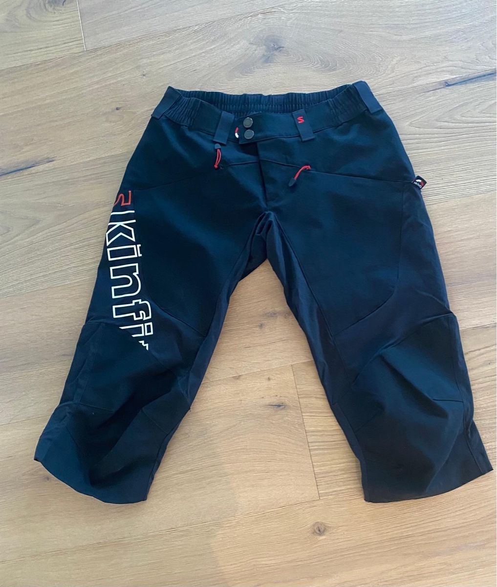 Hosen: Damen Shorts schwarz Grösse – Neu (gemäss Beschreibung) aus Obernau von SIGGEW