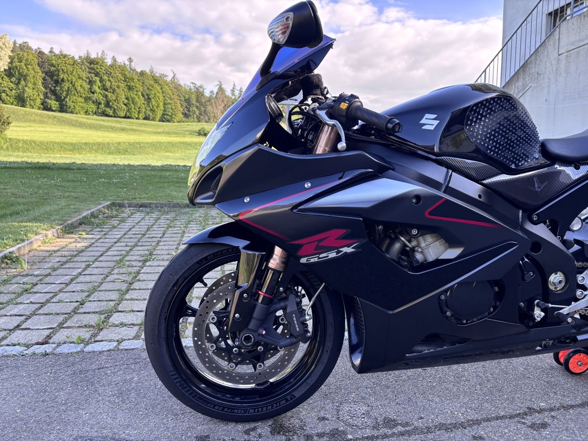 Suzuki Strada: SUZUKI GSX-R1000 K5/K6 – Usato da Rossrüti venduto da PRAG90 5