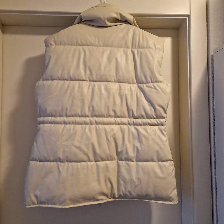 Zara Gilet & Giacche senza maniche: Veste Zébra sans manches – Usato da Epalinges venduto da eri_66r6 1