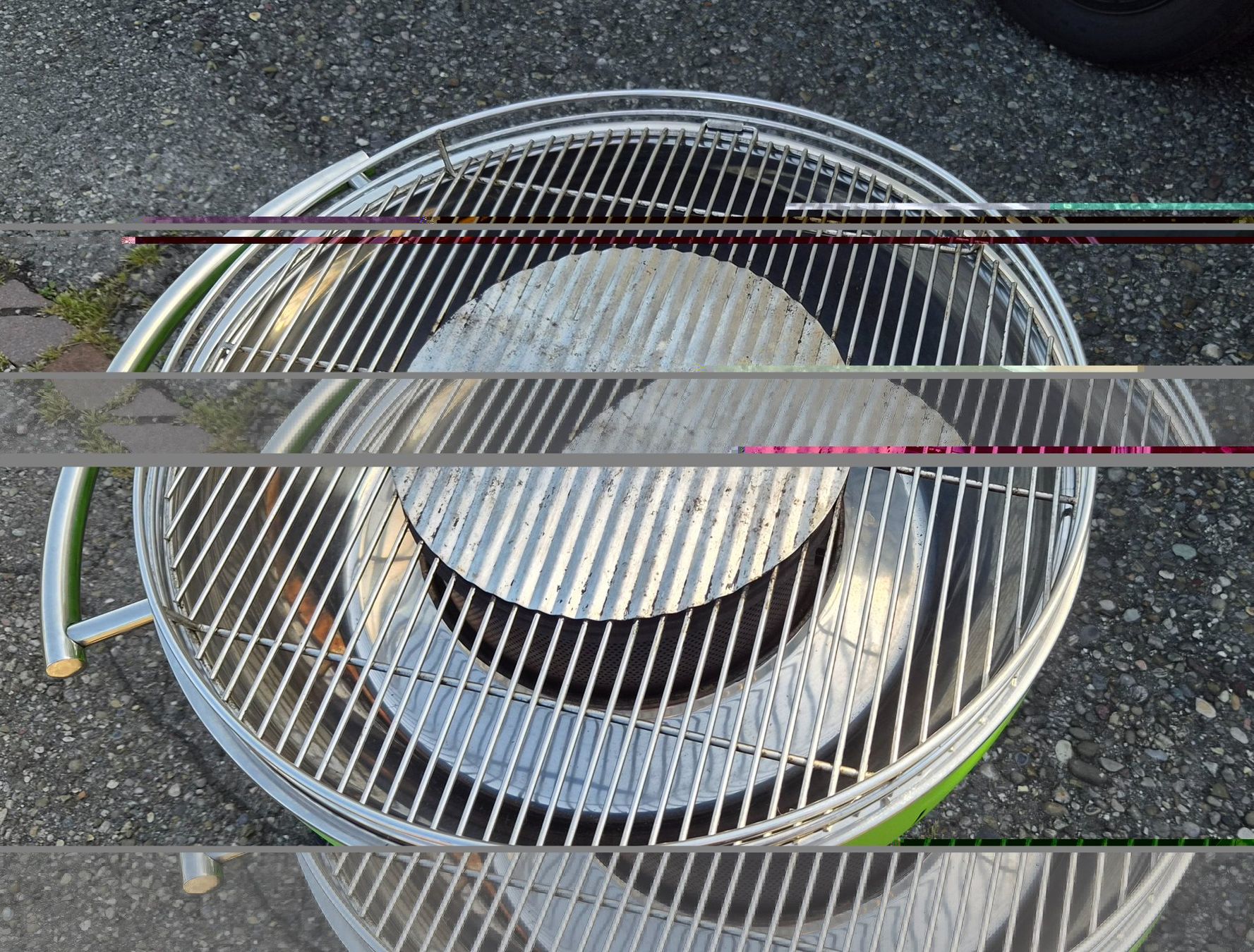 Lotusgrill Griglie: Lotus Grill mit Standfuss – Usato da Mönchaltorf venduto da Saturn73 1